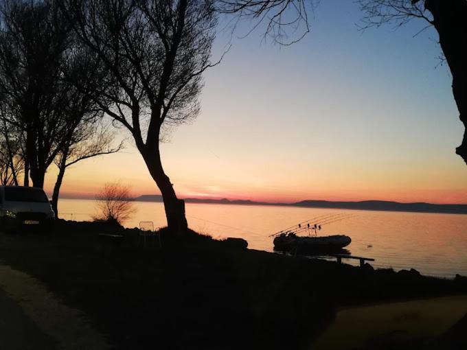 Boathouse Balatonlelle With Sauna Eksteriør billede